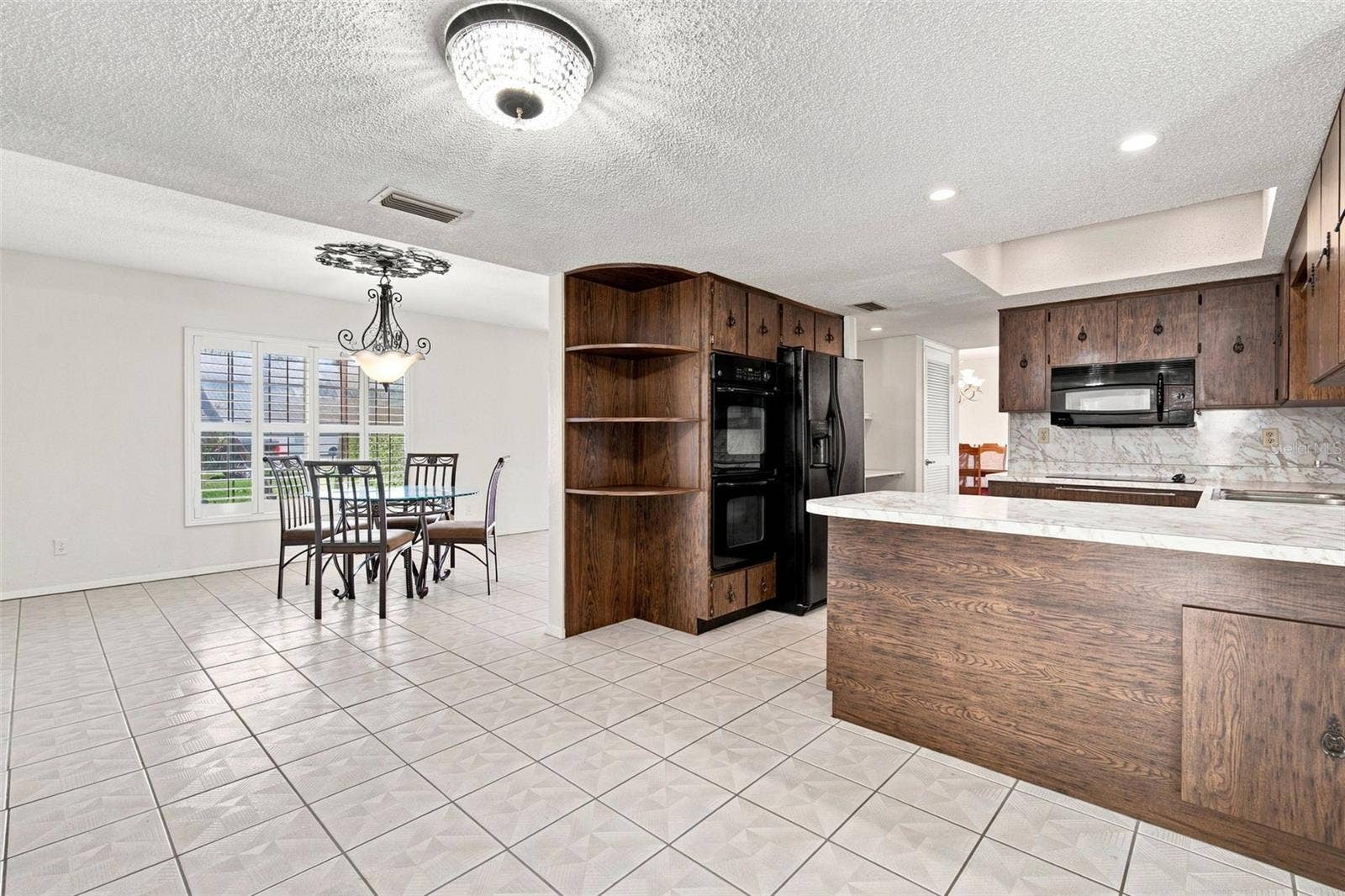 2705 SILVER LAKE AVENUE, Tampa, FL 33614