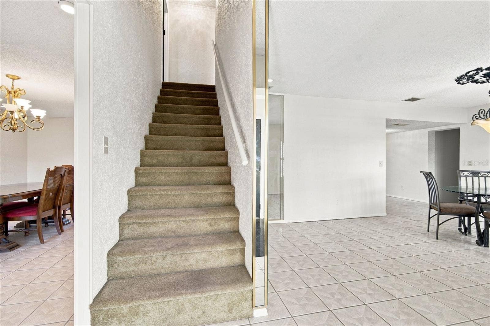 2705 SILVER LAKE AVENUE, Tampa, FL 33614