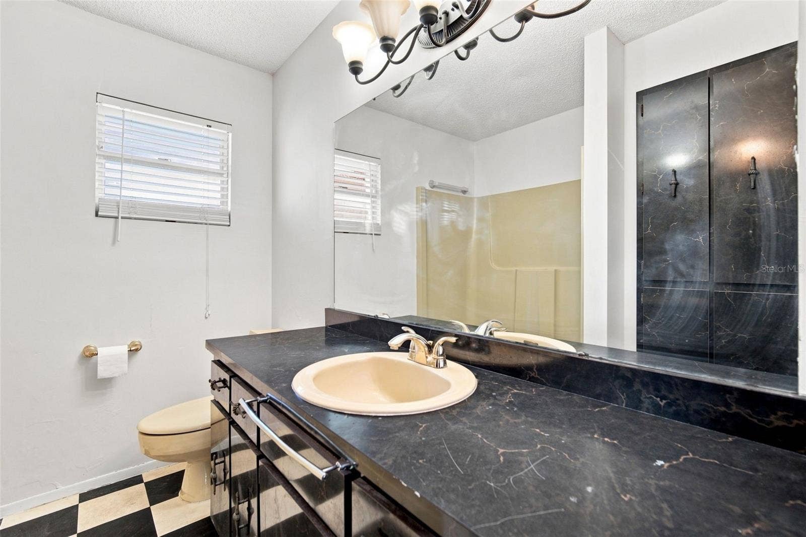 2705 SILVER LAKE AVENUE, Tampa, FL 33614