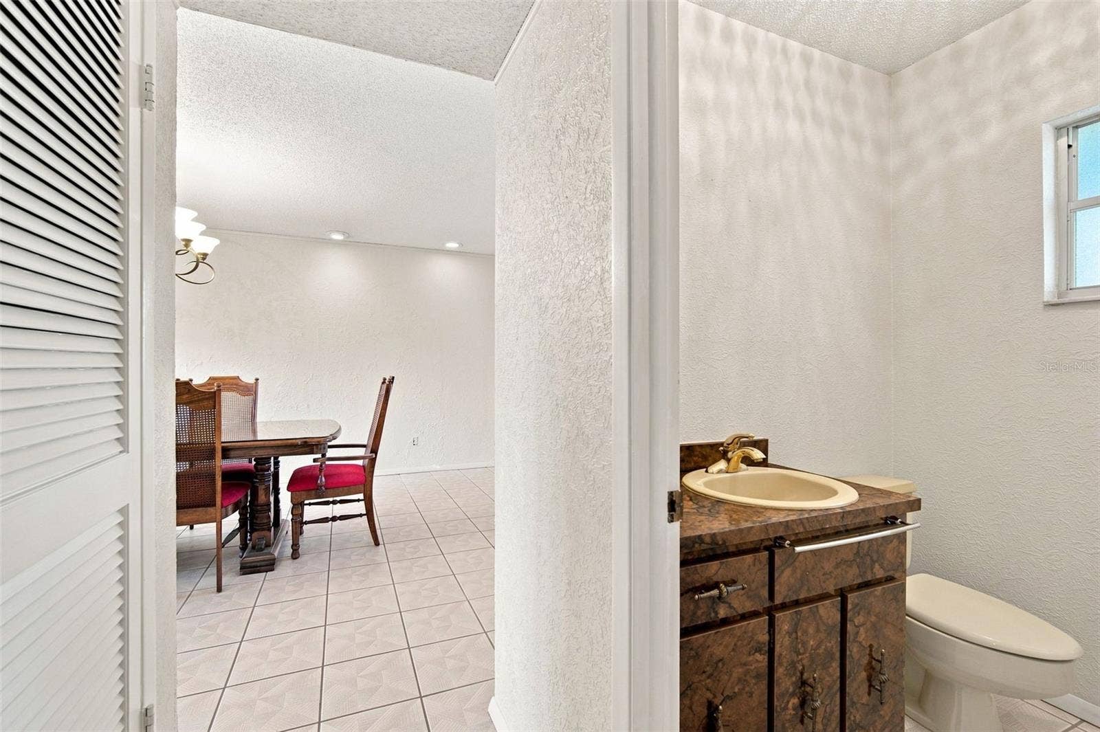 2705 SILVER LAKE AVENUE, Tampa, FL 33614