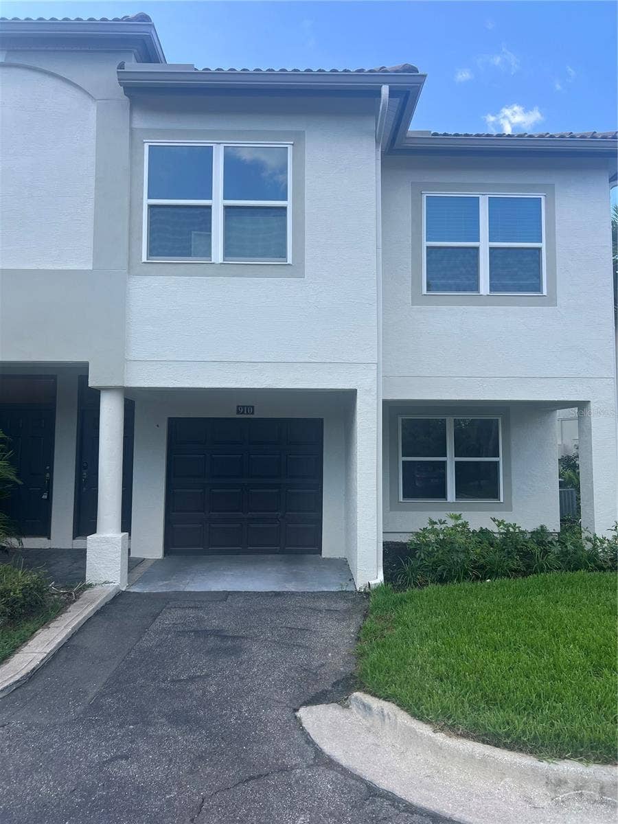 Property photo for 910 NORMANDY TRACE ROAD, Tampa, FL