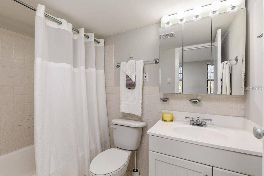 10355 PARADISE BOULEVARD, #103, Treasure Island, FL 33706 10355 PARADISE BOULEVARD, #103, Treasure Island, FL 33706