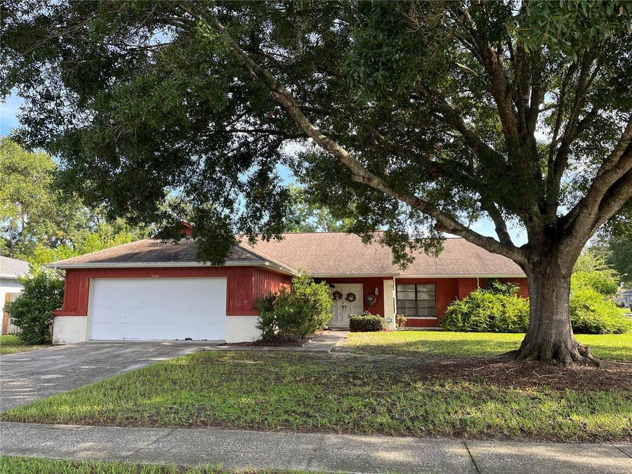 Property photo for 7250 WOODBROOK DR, Tampa, FL