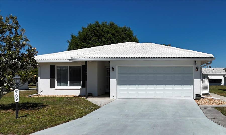 Property photo for 709 HICKORY LANE, Bradenton, FL