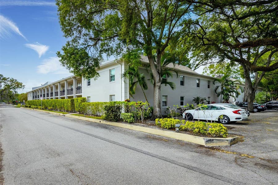 Property photo for 5221 BAYSHORE BOULEVARD, #11, Tampa, FL
