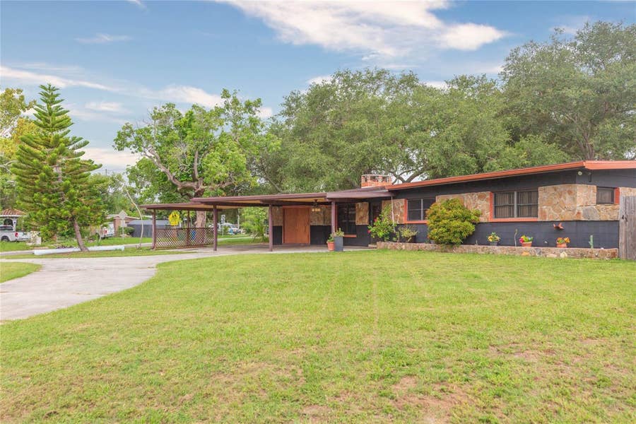Property photo for 8813 FLAME VINE AVENUE, Seminole, FL