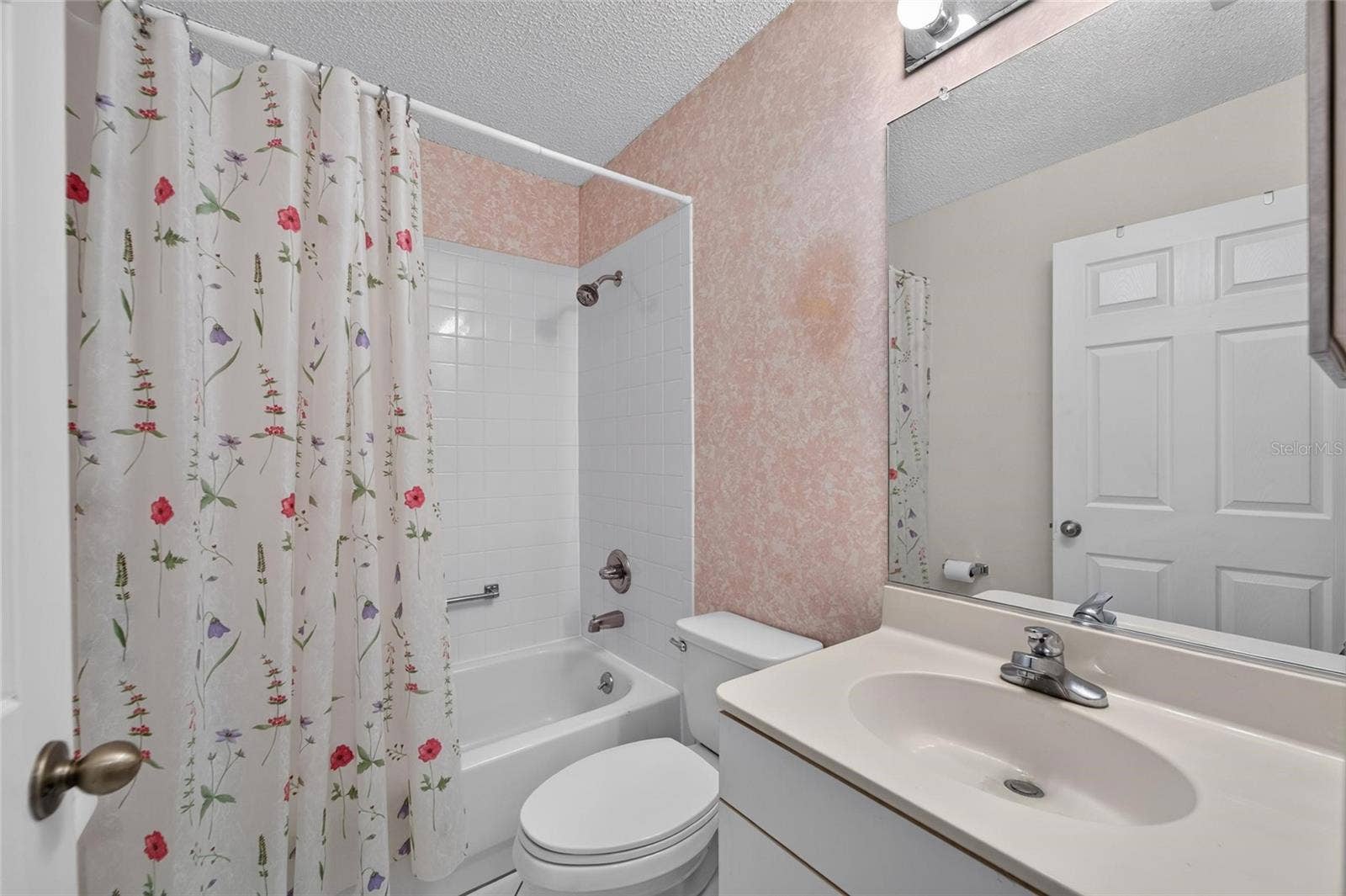 1023 MCDANIEL STREET, #139, Sun City Center, FL 33573 Guest Bath