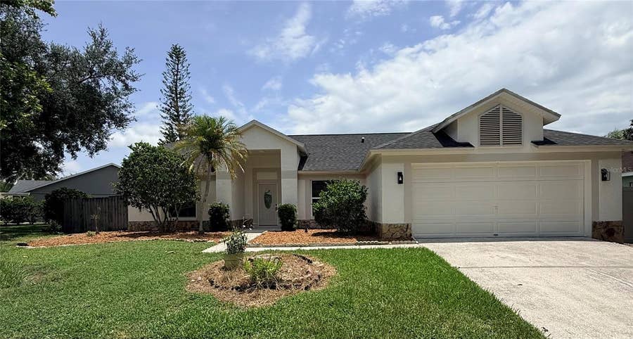 Property photo for 9207 MILL CIRCLE, Tampa, FL