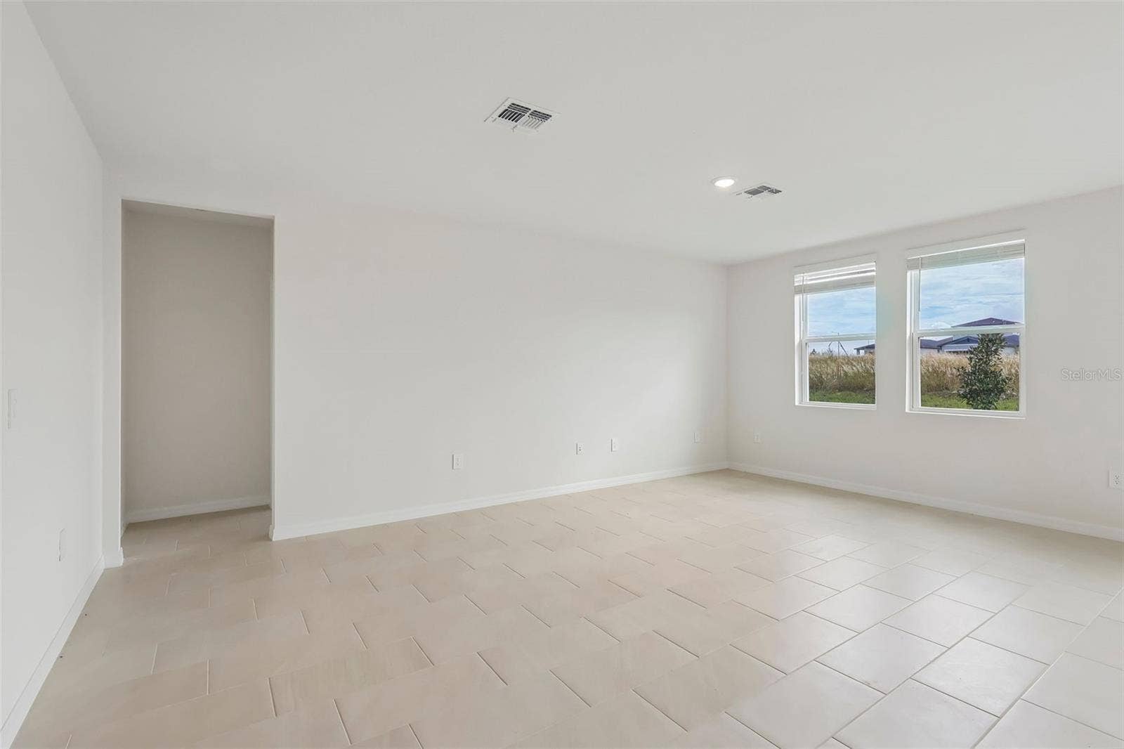 2194 WILDBERRY WAY, Minneola, FL 34715 2194 WILDBERRY WAY, Minneola, FL 34715