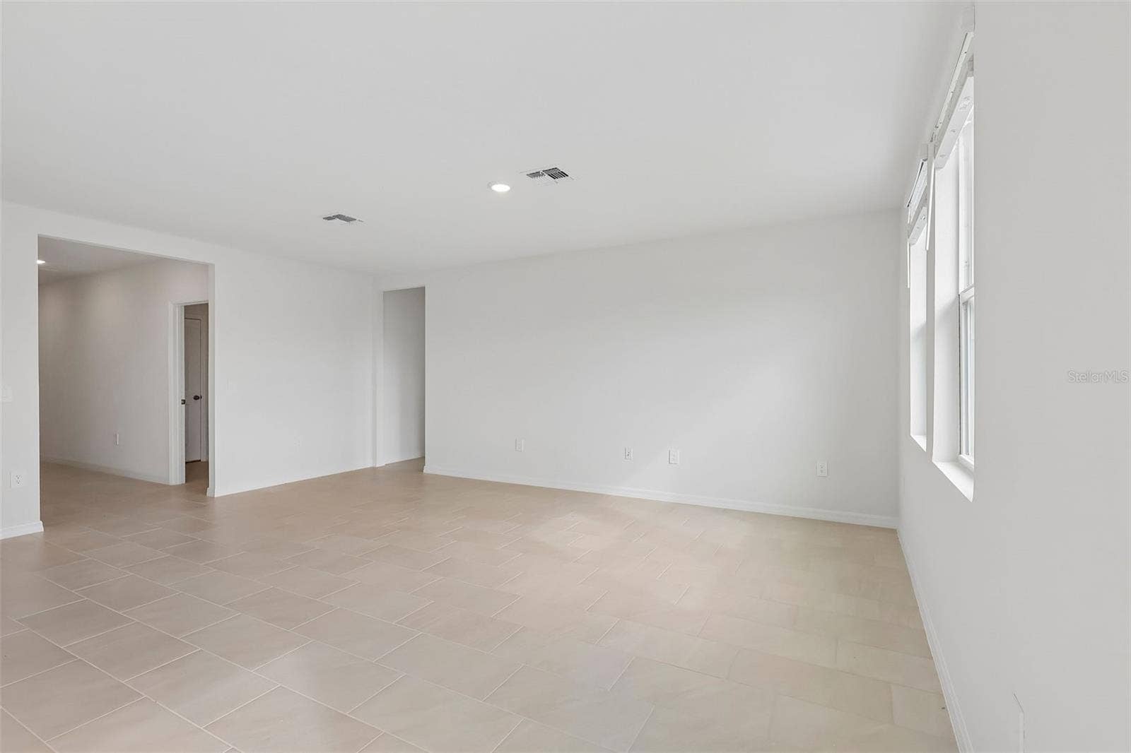 2194 WILDBERRY WAY, Minneola, FL 34715 2194 WILDBERRY WAY, Minneola, FL 34715