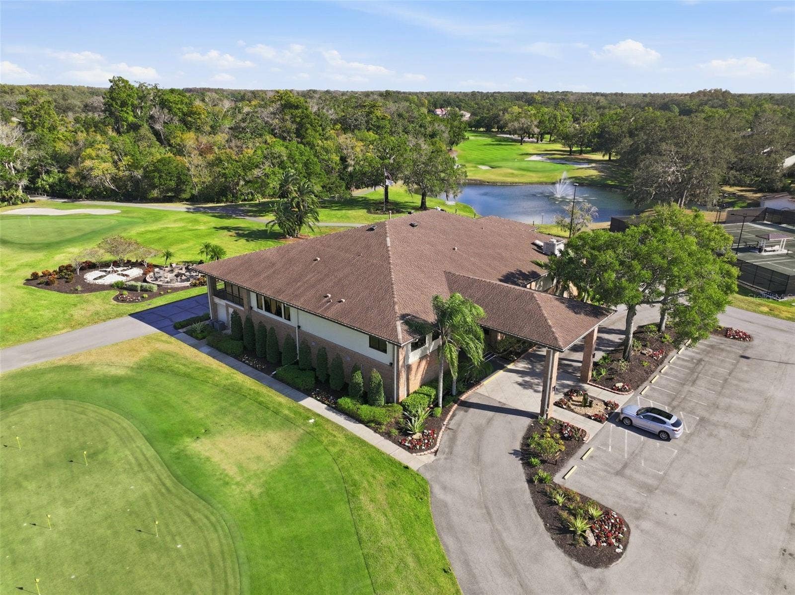 2604 ROYAL LIVERPOOL DRIVE, Tarpon Springs, FL 34688 Clubhouse with Restaurant Available with Membership