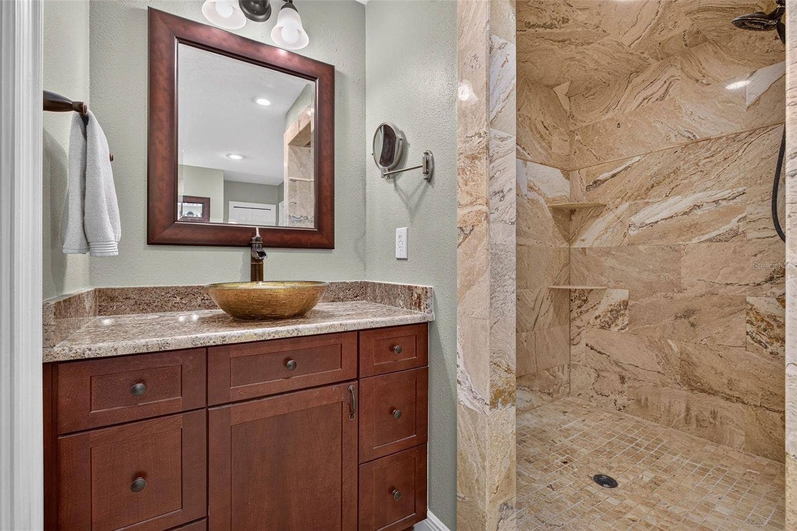 2604 ROYAL LIVERPOOL DRIVE, Tarpon Springs, FL 34688 2604 ROYAL LIVERPOOL DRIVE, Tarpon Springs, FL 34688