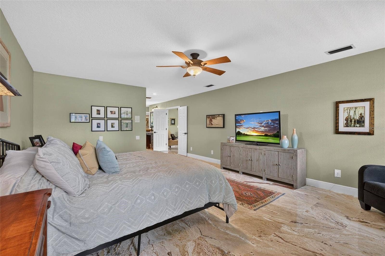 2604 ROYAL LIVERPOOL DRIVE, Tarpon Springs, FL 34688 2604 ROYAL LIVERPOOL DRIVE, Tarpon Springs, FL 34688