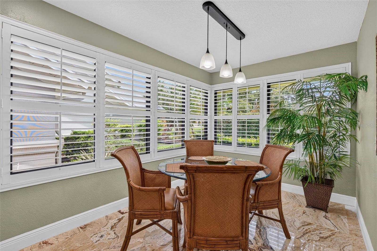 2604 ROYAL LIVERPOOL DRIVE, Tarpon Springs, FL 34688 2604 ROYAL LIVERPOOL DRIVE, Tarpon Springs, FL 34688