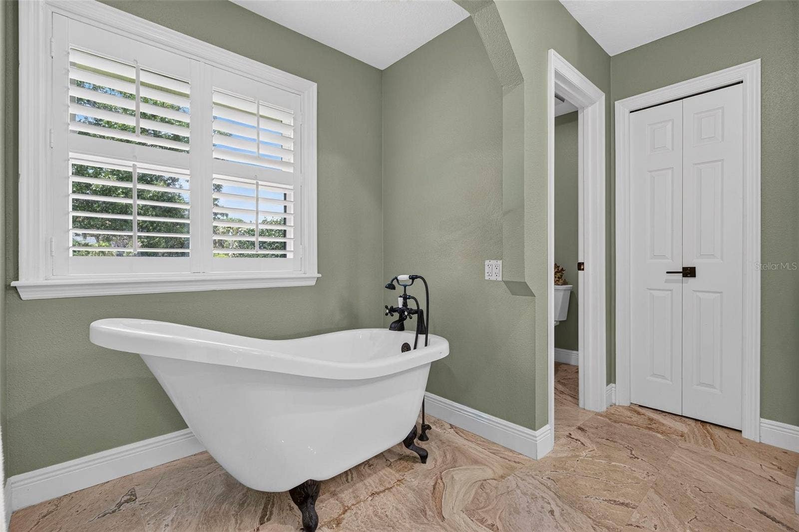 2604 ROYAL LIVERPOOL DRIVE, Tarpon Springs, FL 34688 2604 ROYAL LIVERPOOL DRIVE, Tarpon Springs, FL 34688