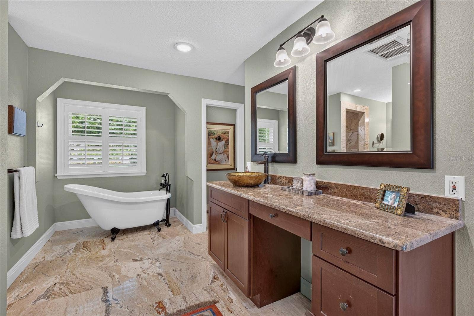 2604 ROYAL LIVERPOOL DRIVE, Tarpon Springs, FL 34688 2604 ROYAL LIVERPOOL DRIVE, Tarpon Springs, FL 34688