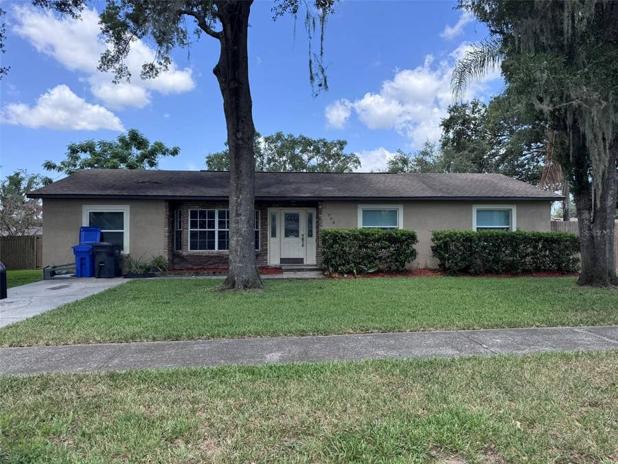 Property photo for 908 SILVER RIDGE WAY, Valrico, FL