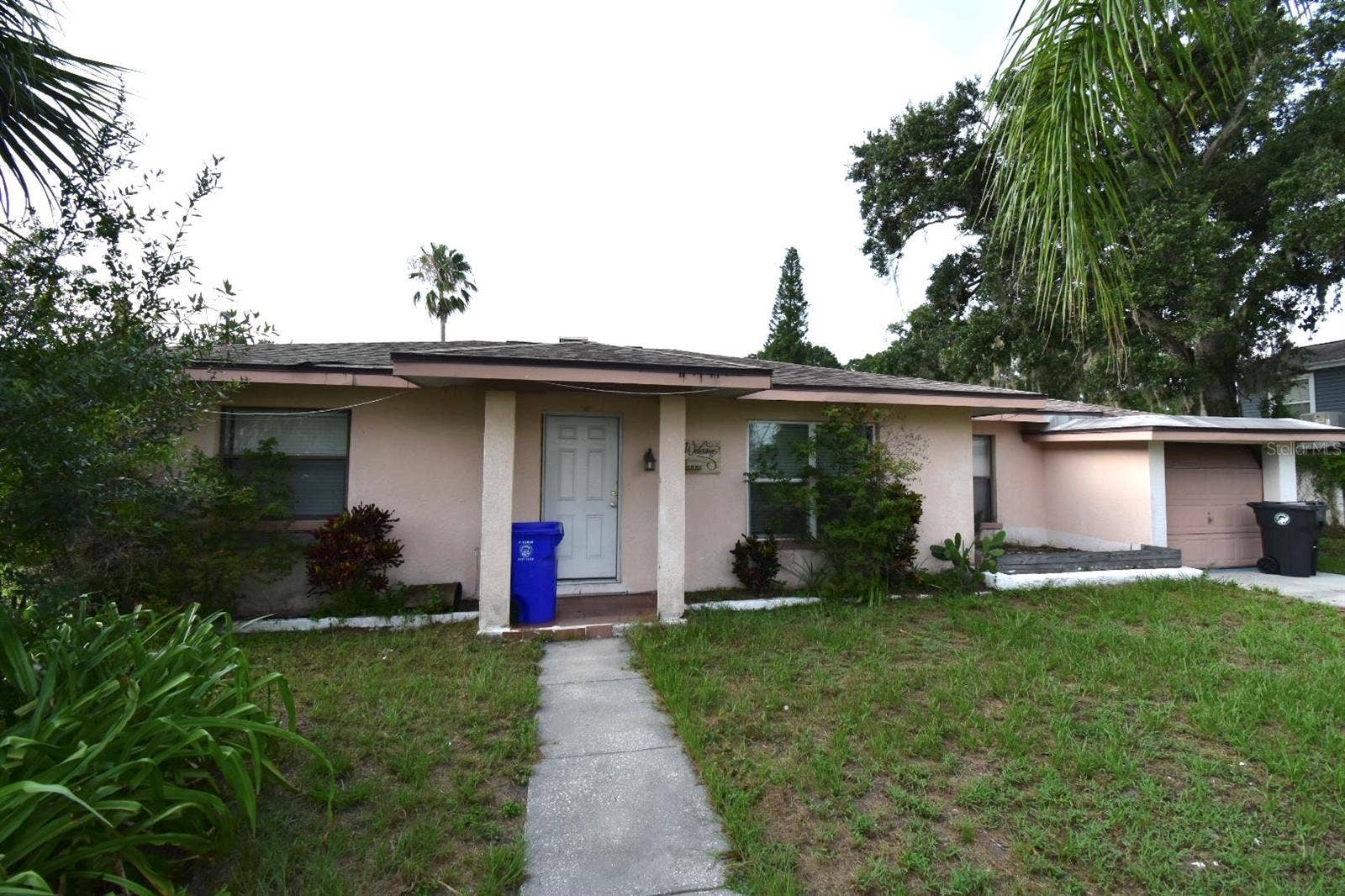 204 SHORE DRIVE W, Oldsmar, FL 34677 204 SHORE DRIVE W, Oldsmar, FL 34677