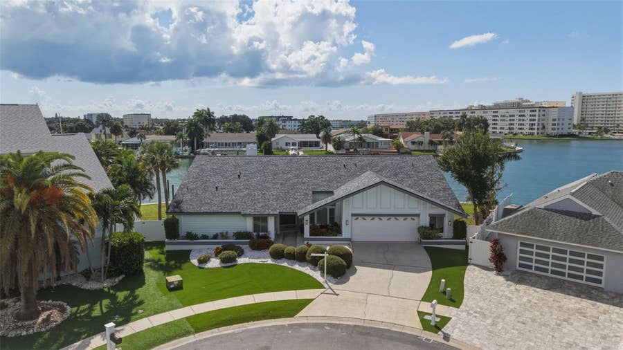Property photo for 5921 SEABIRD DRIVE S, Gulfport, FL