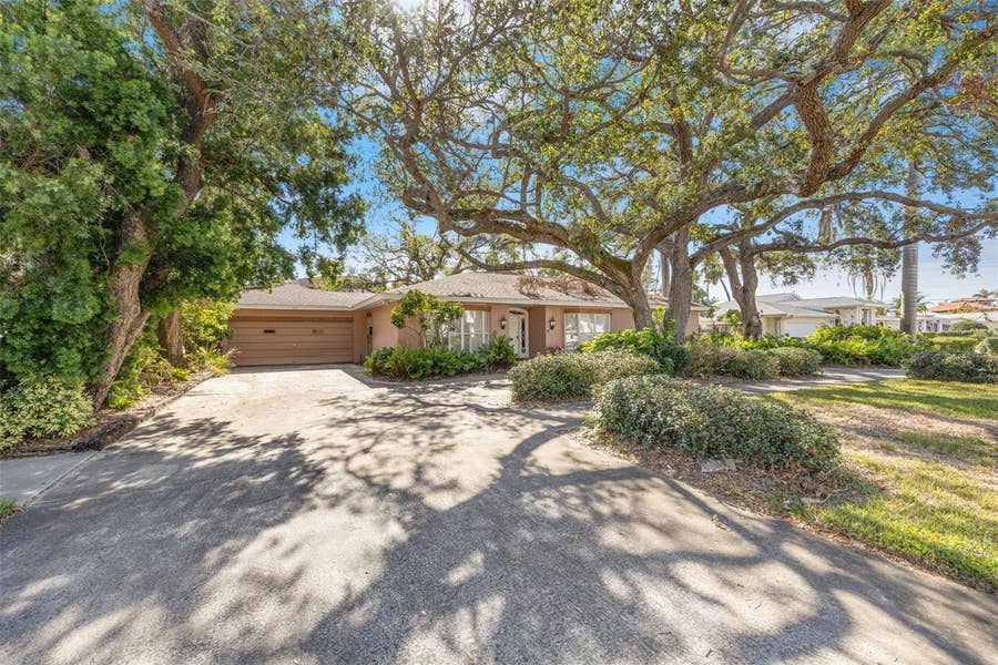 Property photo for 215 SNELL ISLE BOULEVARD NE, St Petersburg, FL