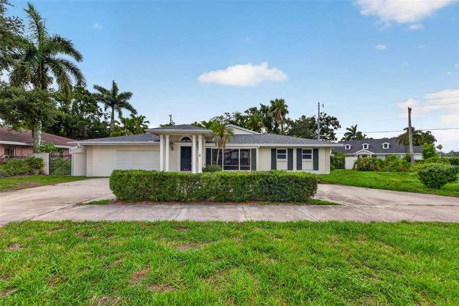 Property photo for 201 SNELL ISLE BOULEVARD NE, St Petersburg, FL