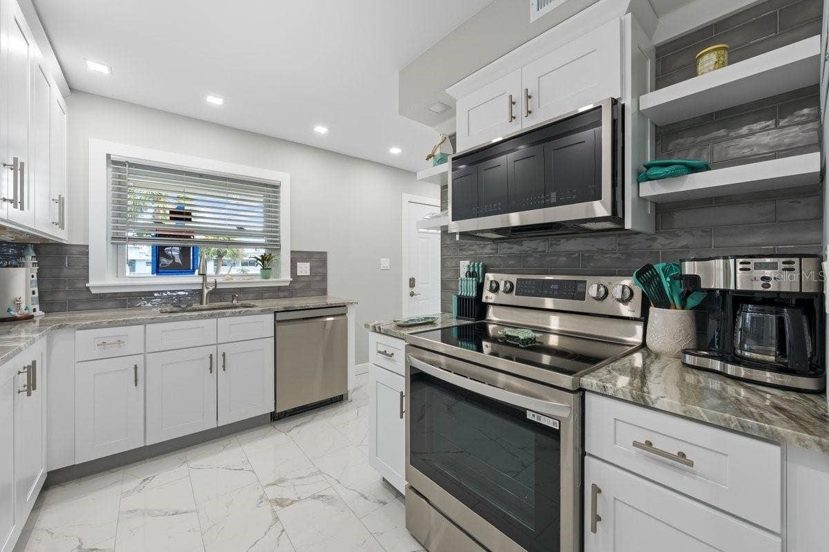 6061 2ND STREET E, #45, St Petersburg, FL 33706 6061 2ND STREET E, #45, St Petersburg, FL 33706