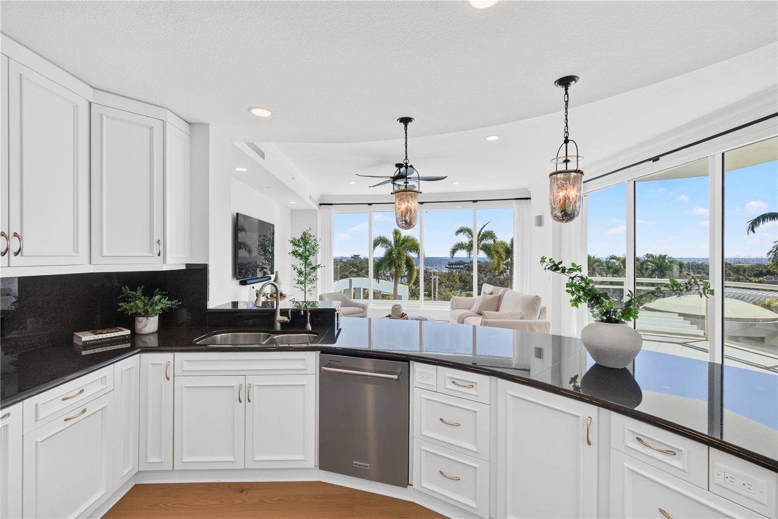 180 BEACH DRIVE NE, #502, St Petersburg, FL 33701 Kitchen & Family Room