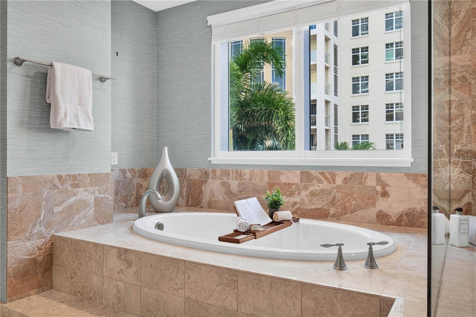 180 BEACH DRIVE NE, #502, St Petersburg, FL 33701 Primary Bath