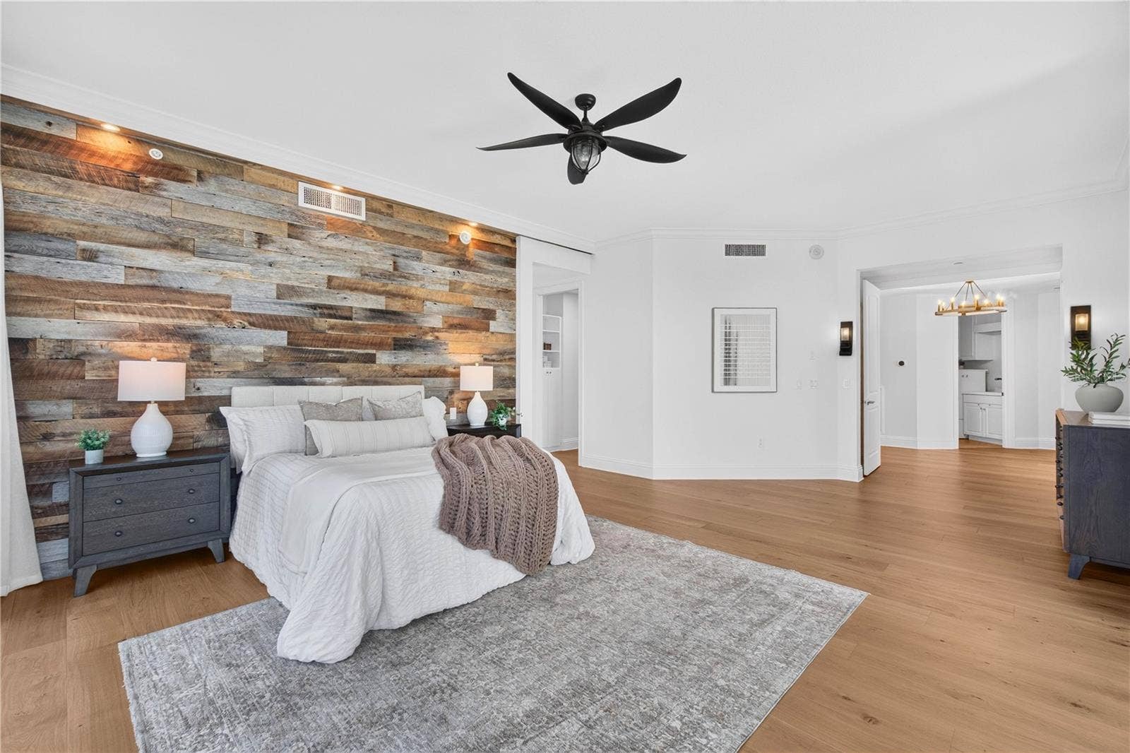 180 BEACH DRIVE NE, #502, St Petersburg, FL 33701 Primary Suite