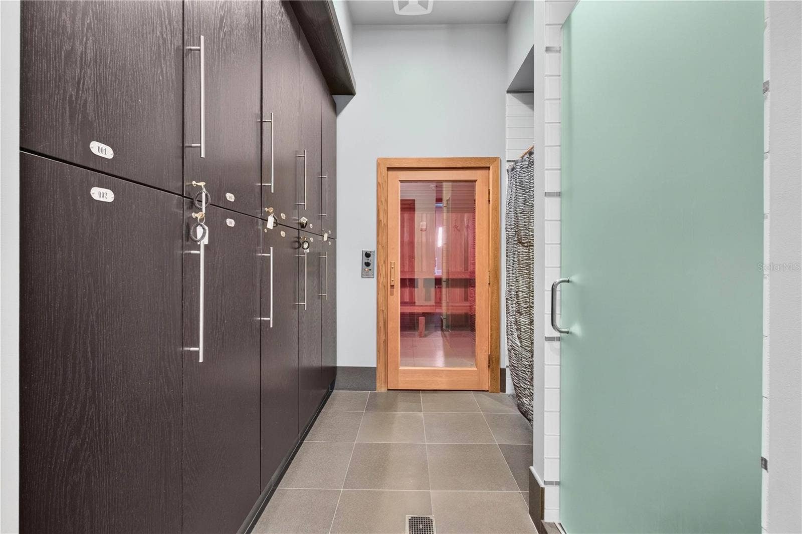 180 BEACH DRIVE NE, #502, St Petersburg, FL 33701 Spa-Inspired Changing Rooms