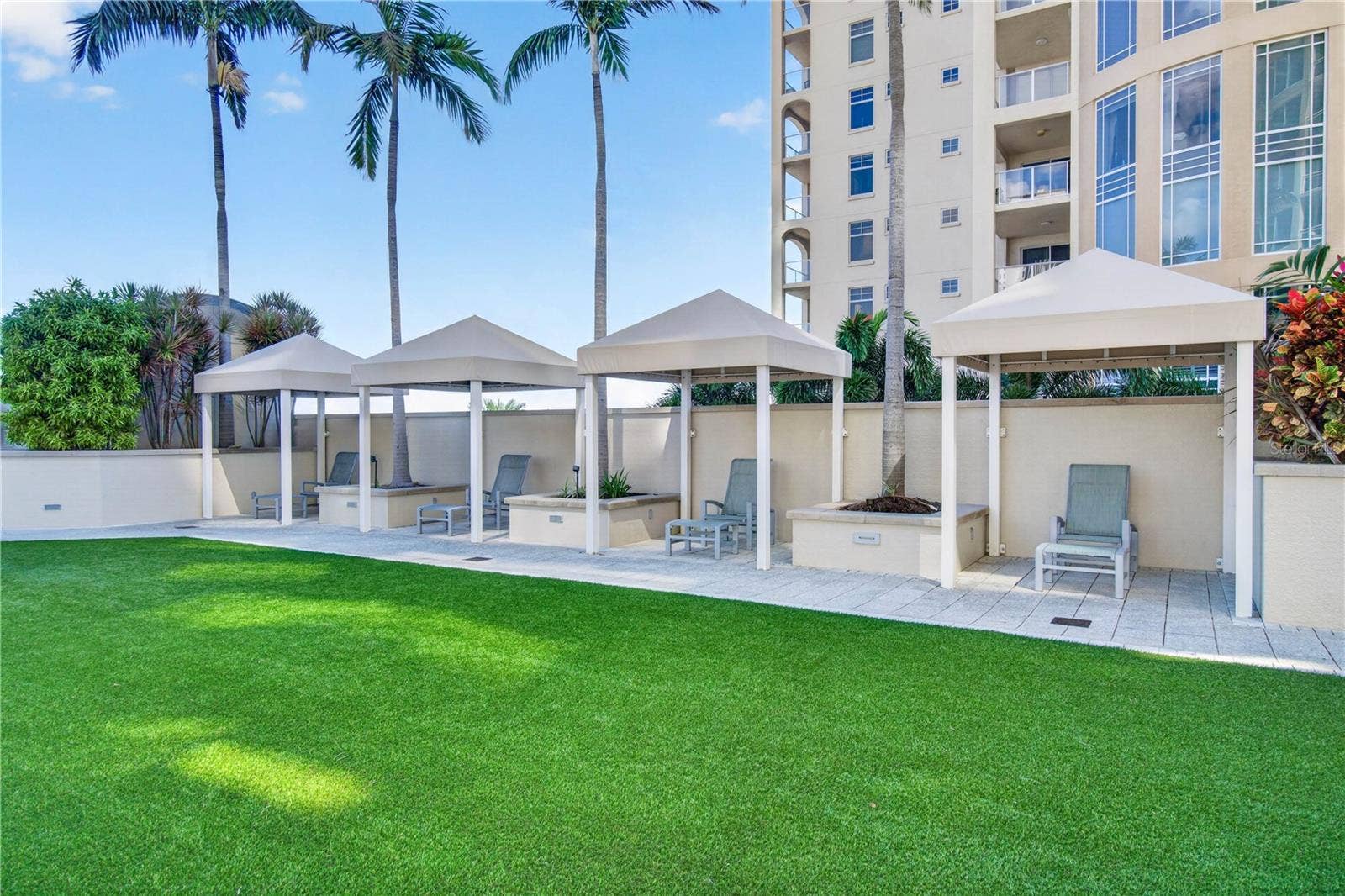 180 BEACH DRIVE NE, #502, St Petersburg, FL 33701 Resort-Caliber Pool Terrace
