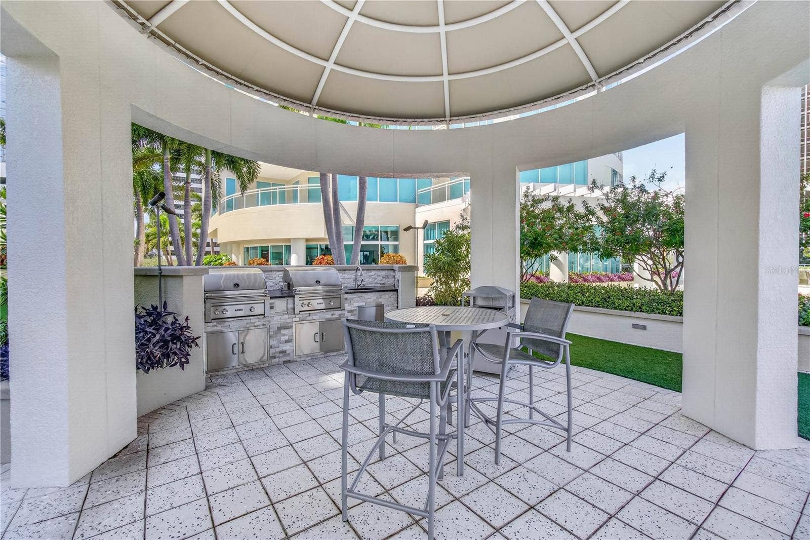 180 BEACH DRIVE NE, #502, St Petersburg, FL 33701 Resort-Caliber Pool Terrace