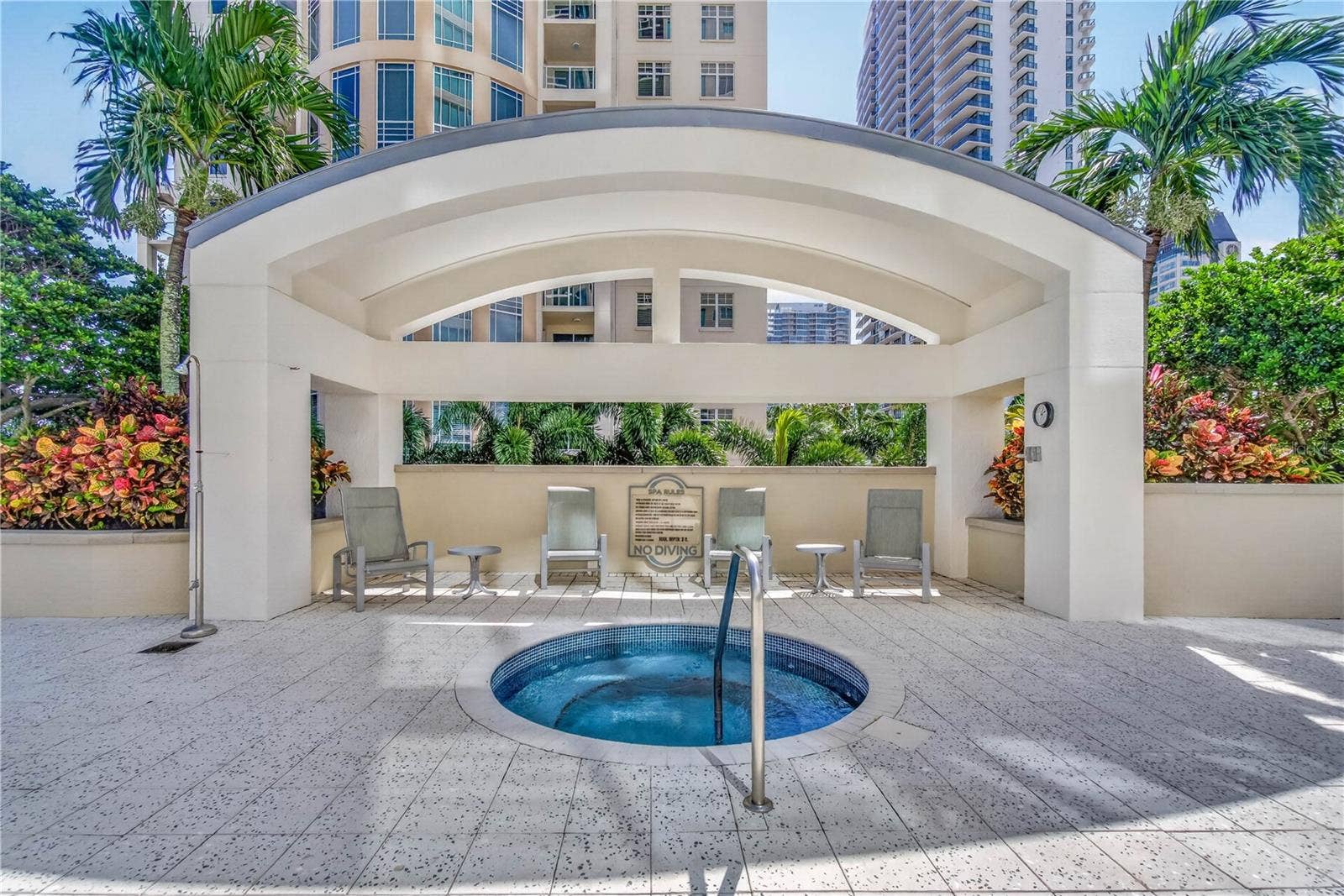 180 BEACH DRIVE NE, #502, St Petersburg, FL 33701 Resort-Caliber Pool Terrace