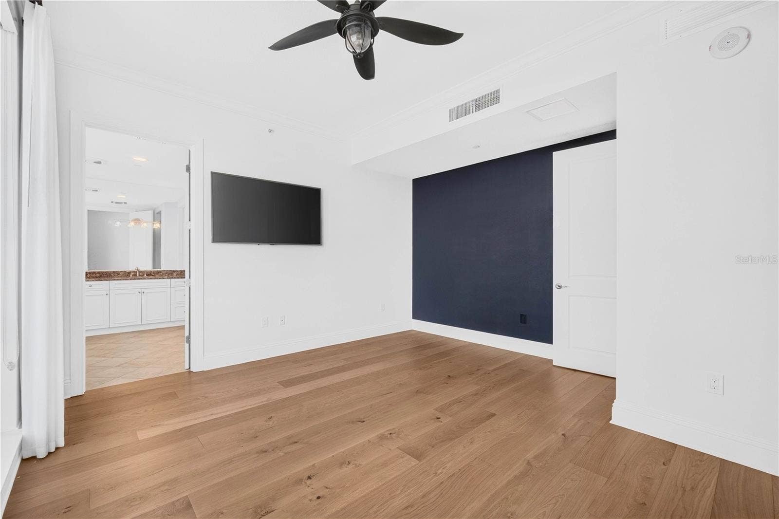 180 BEACH DRIVE NE, #502, St Petersburg, FL 33701 Guest Suite 2