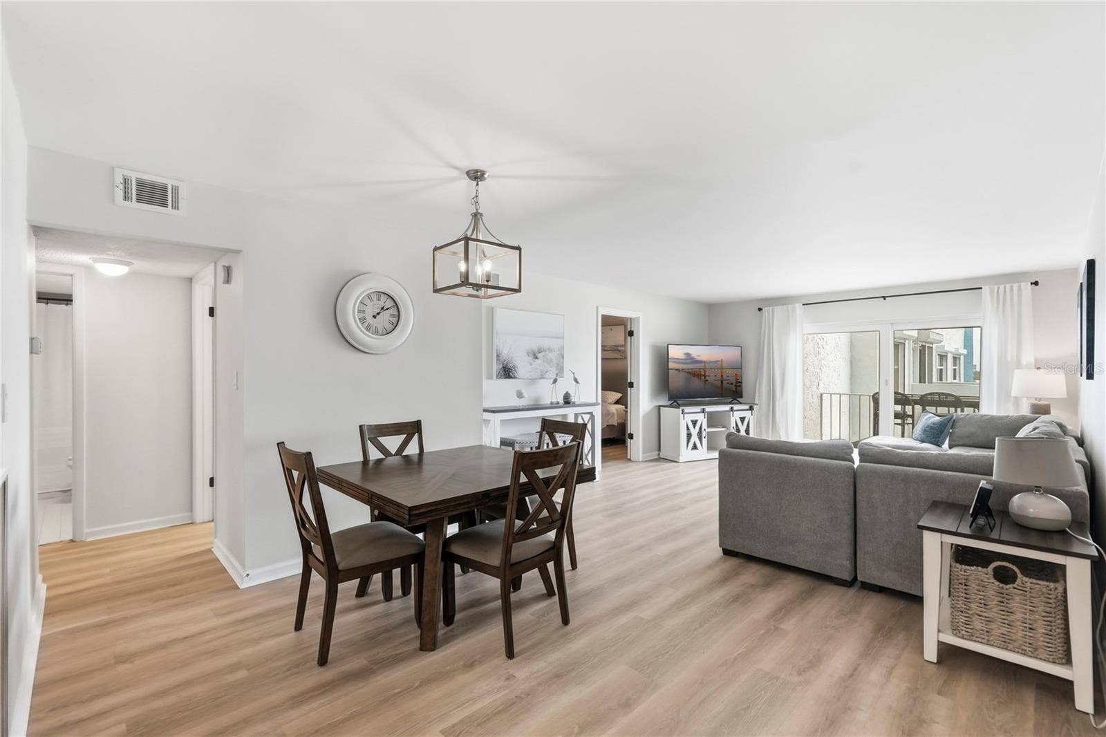 285 107TH AVENUE, #405, St Petersburg, FL 33706 285 107TH AVENUE, #405, St Petersburg, FL 33706