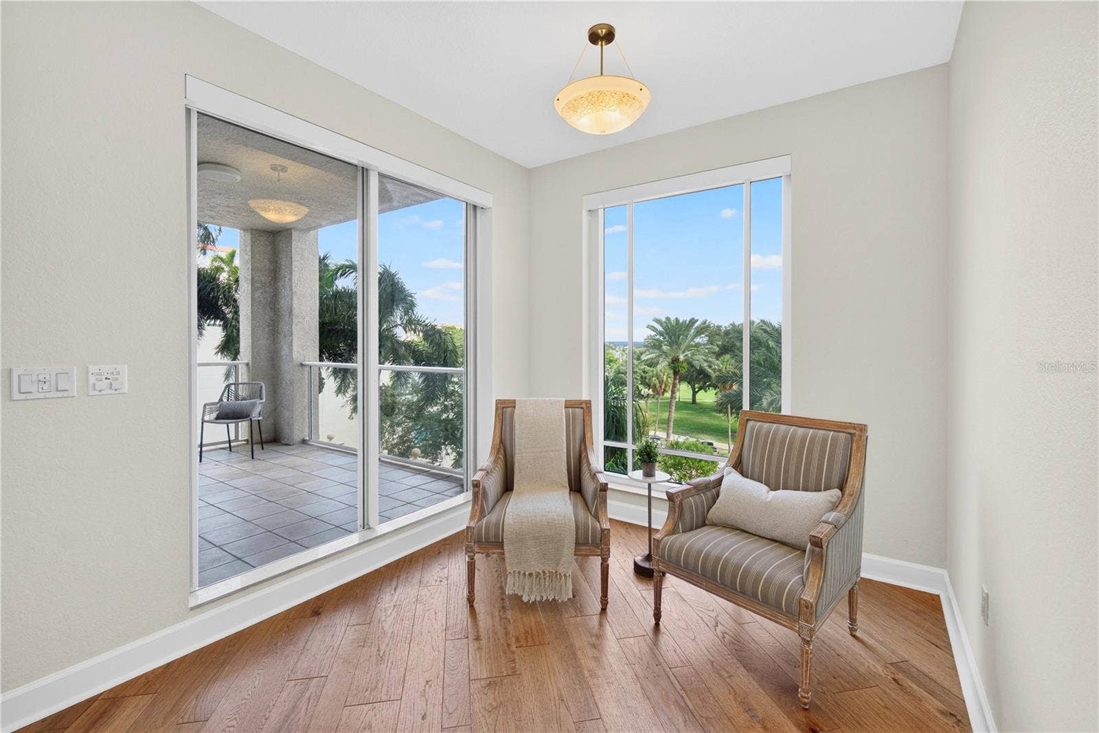 100 BEACH DRIVE NE, #401, St Petersburg, FL 33701 100 BEACH DRIVE NE, #401, St Petersburg, FL 33701