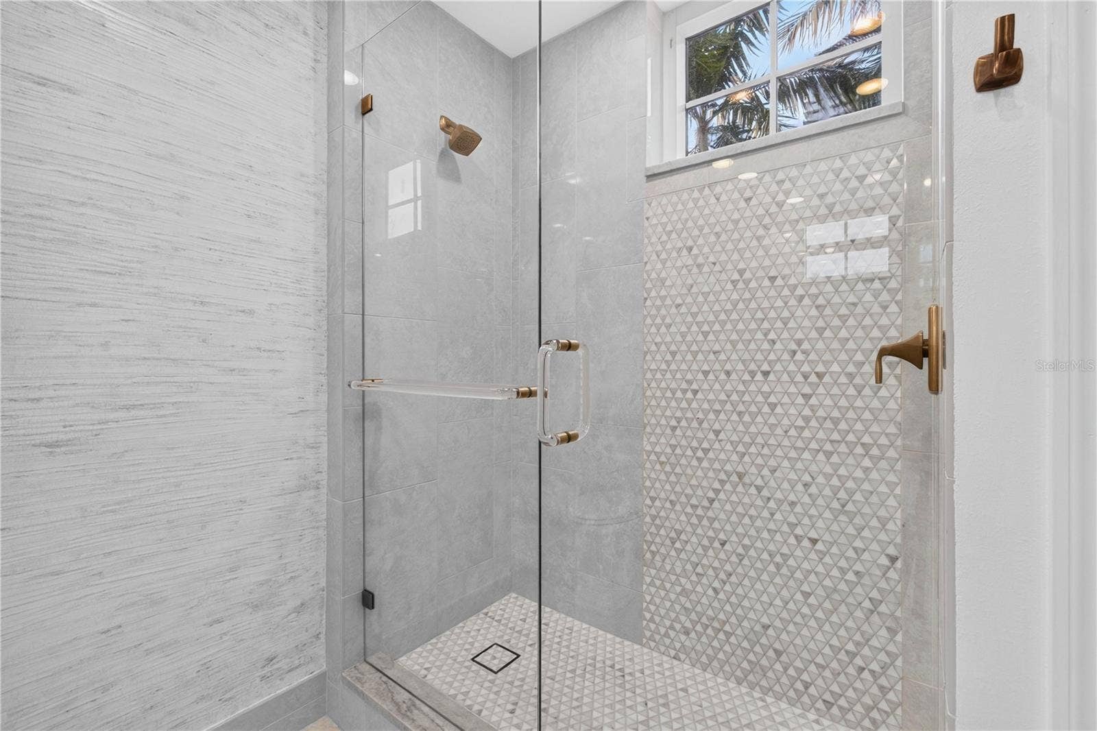 100 BEACH DRIVE NE, #401, St Petersburg, FL 33701 100 BEACH DRIVE NE, #401, St Petersburg, FL 33701