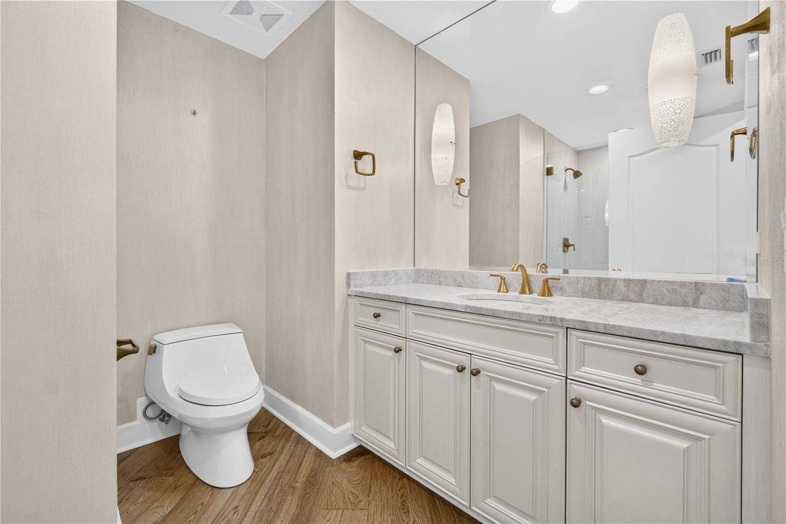 100 BEACH DRIVE NE, #401, St Petersburg, FL 33701 100 BEACH DRIVE NE, #401, St Petersburg, FL 33701
