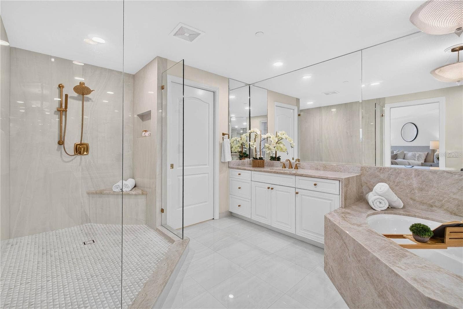 100 BEACH DRIVE NE, #401, St Petersburg, FL 33701 100 BEACH DRIVE NE, #401, St Petersburg, FL 33701