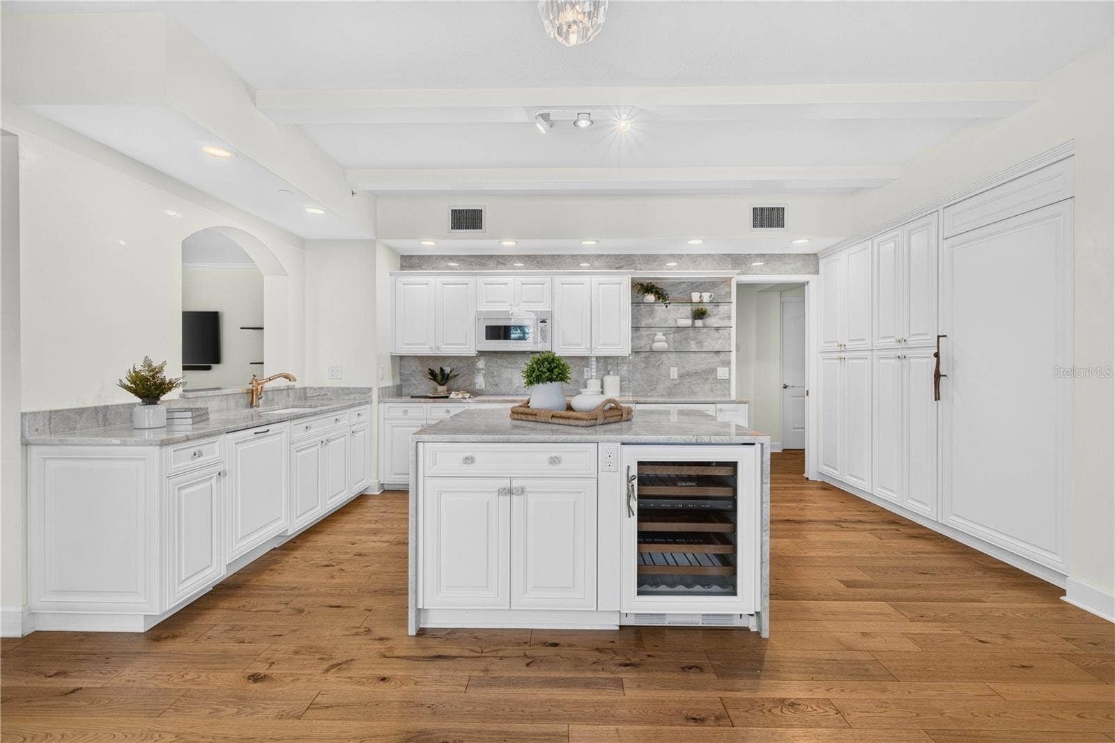 100 BEACH DRIVE NE, #401, St Petersburg, FL 33701 100 BEACH DRIVE NE, #401, St Petersburg, FL 33701