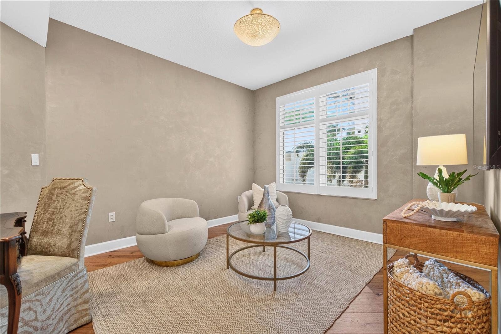 100 BEACH DRIVE NE, #401, St Petersburg, FL 33701 100 BEACH DRIVE NE, #401, St Petersburg, FL 33701