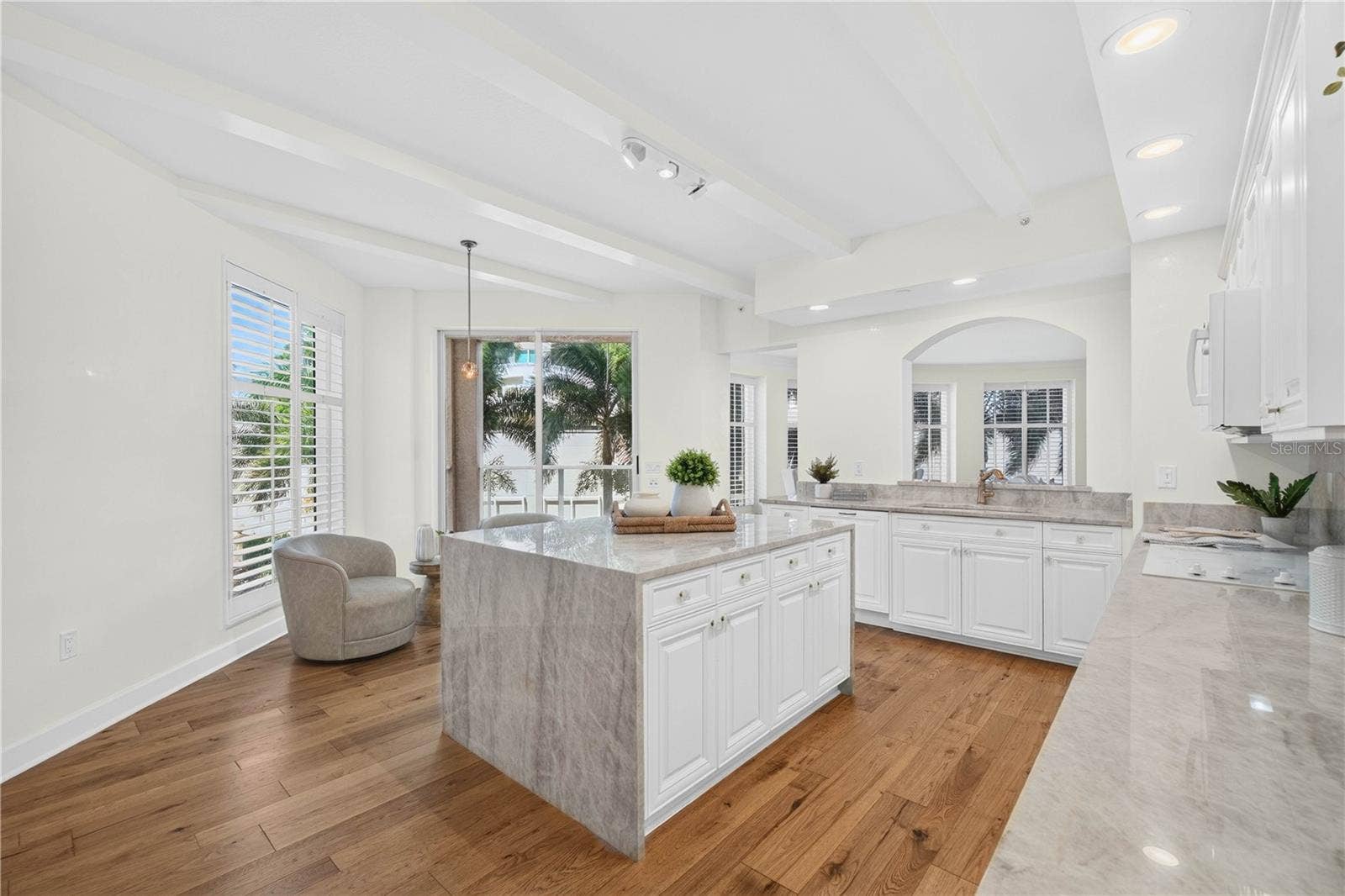 100 BEACH DRIVE NE, #401, St Petersburg, FL 33701 100 BEACH DRIVE NE, #401, St Petersburg, FL 33701