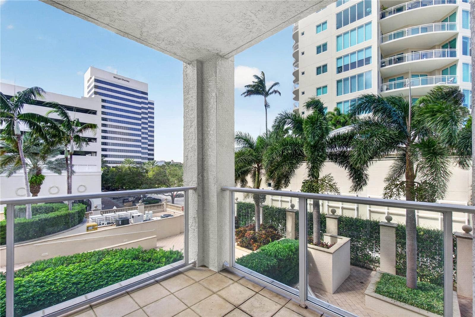 100 BEACH DRIVE NE, #401, St Petersburg, FL 33701 100 BEACH DRIVE NE, #401, St Petersburg, FL 33701