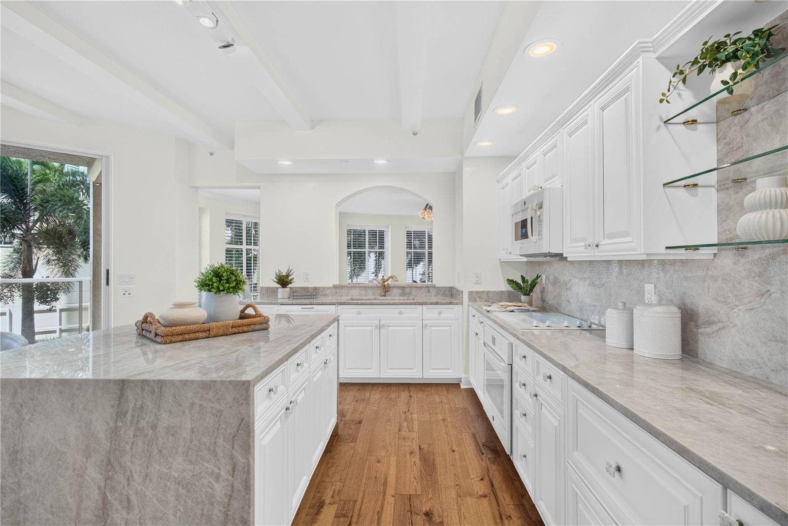 100 BEACH DRIVE NE, #401, St Petersburg, FL 33701 100 BEACH DRIVE NE, #401, St Petersburg, FL 33701