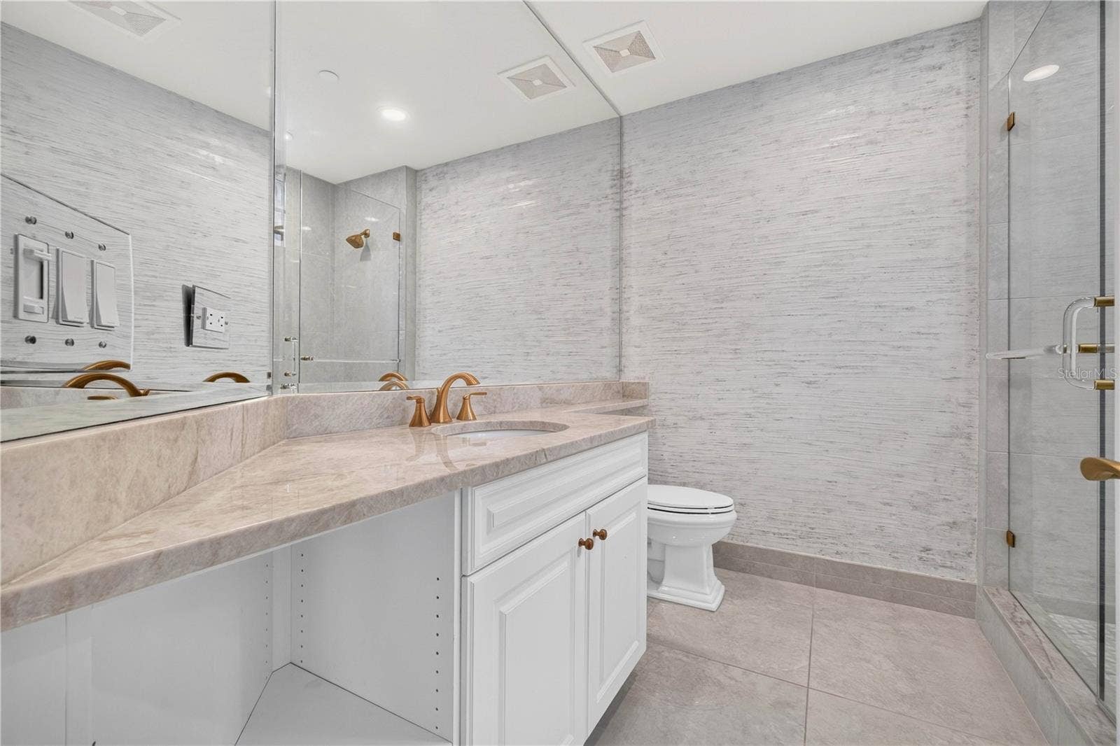 100 BEACH DRIVE NE, #401, St Petersburg, FL 33701 100 BEACH DRIVE NE, #401, St Petersburg, FL 33701