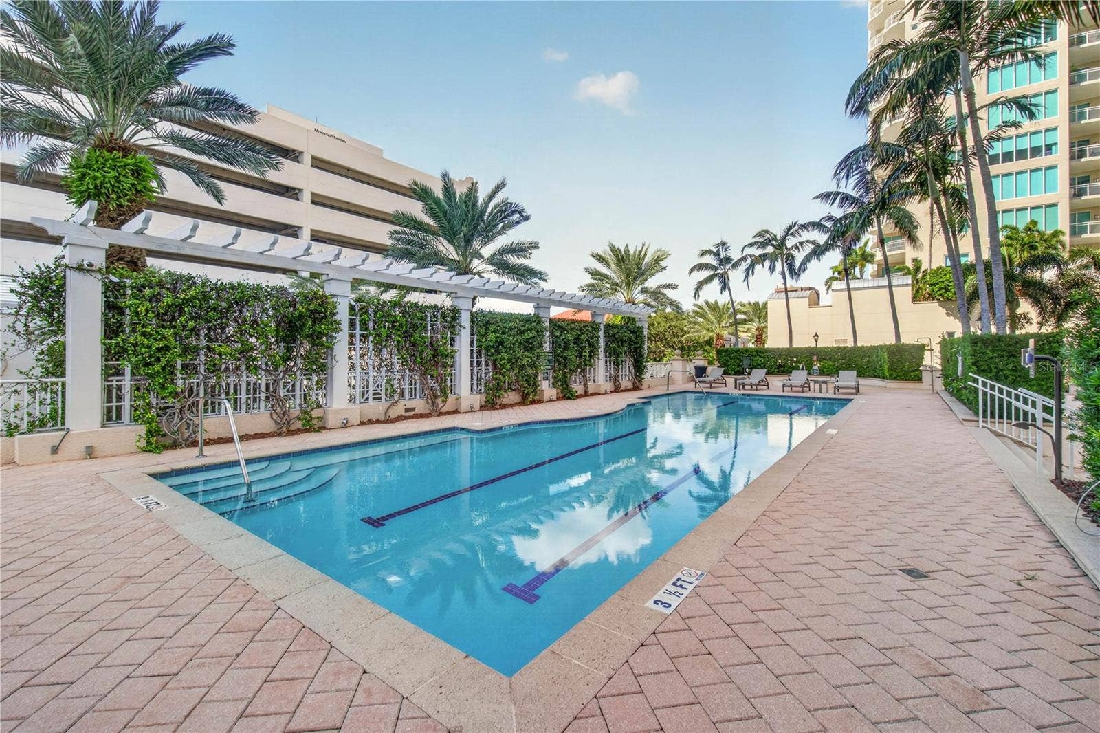 100 BEACH DRIVE NE, #401, St Petersburg, FL 33701 100 BEACH DRIVE NE, #401, St Petersburg, FL 33701