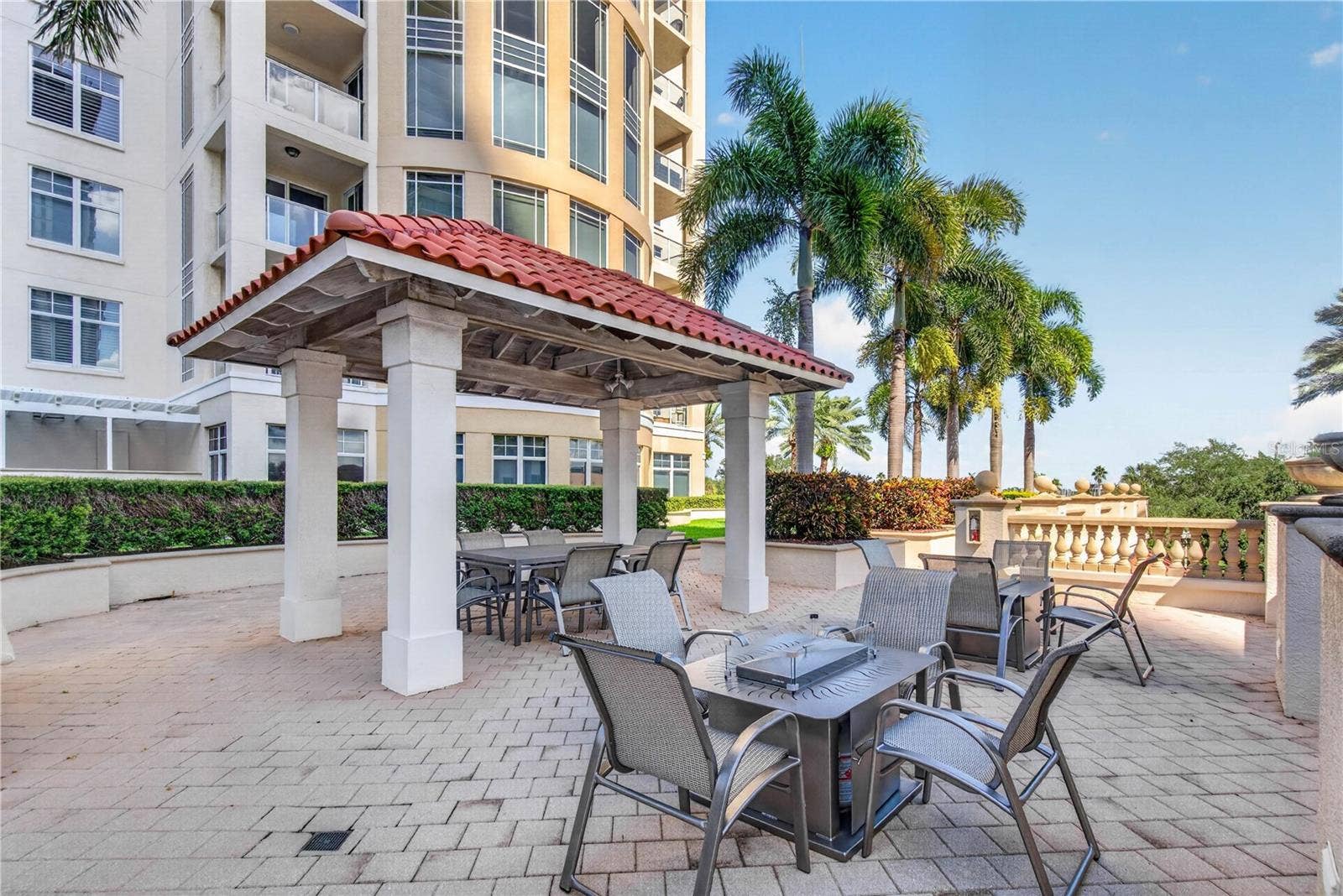 100 BEACH DRIVE NE, #401, St Petersburg, FL 33701 100 BEACH DRIVE NE, #401, St Petersburg, FL 33701