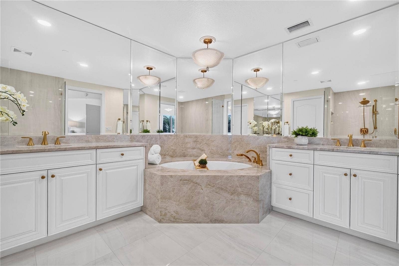 100 BEACH DRIVE NE, #401, St Petersburg, FL 33701 100 BEACH DRIVE NE, #401, St Petersburg, FL 33701