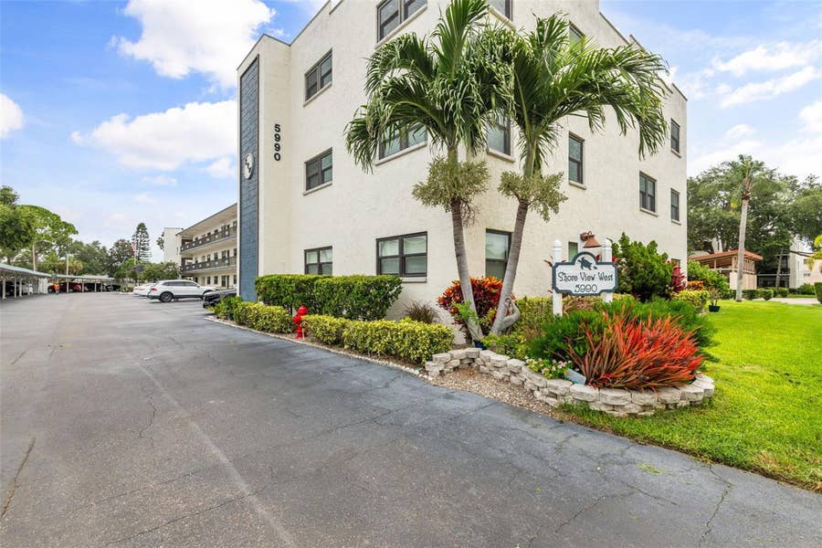 Property photo for 5990 TERRACE PARK DRIVE N, #103, St Petersburg, FL