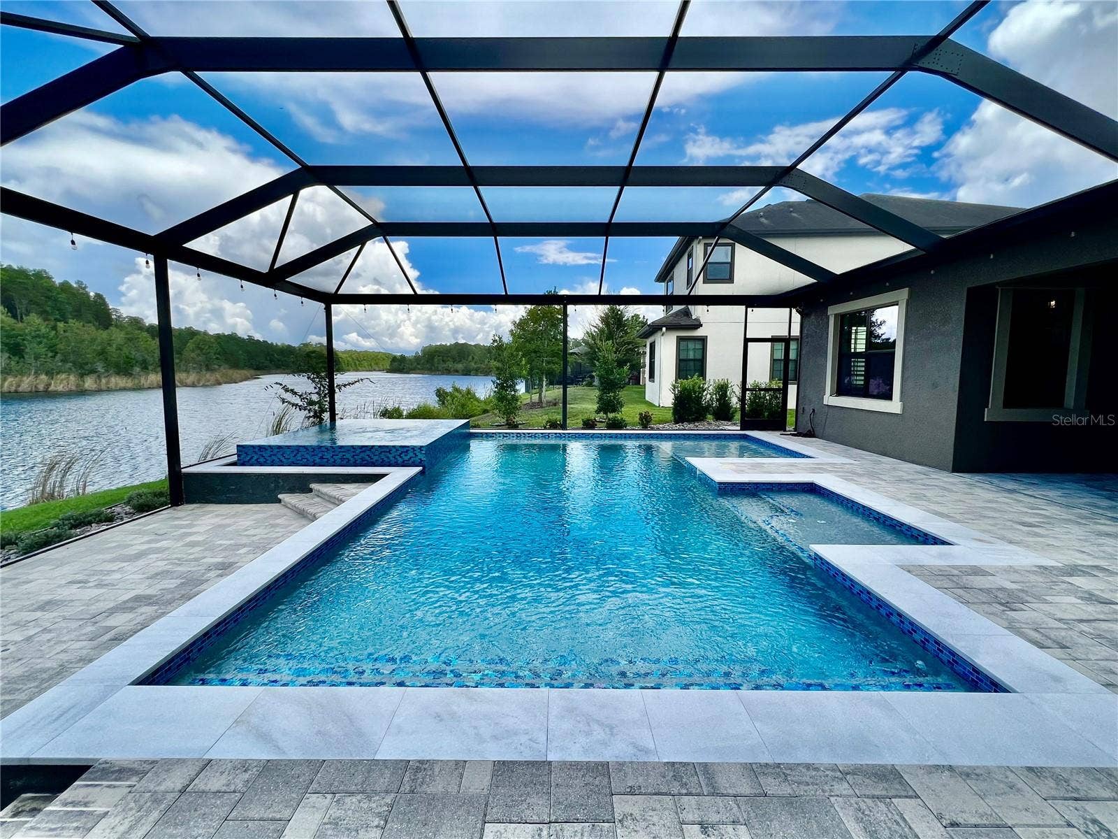 19237 FALCON CREST BOULEVARD, Land O Lakes, FL 34638